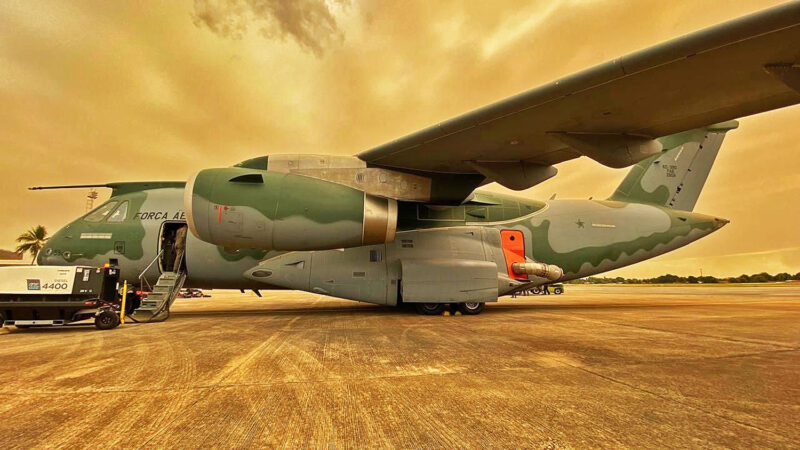 O KC-390 "bombeiro" em Corumbá