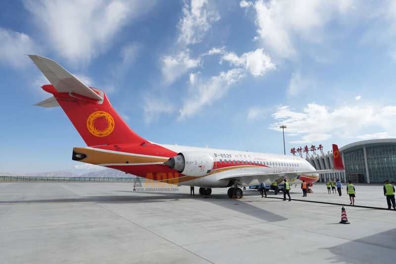 O ARJ21 no aeroporto chinês a 3.200 metros de altitude