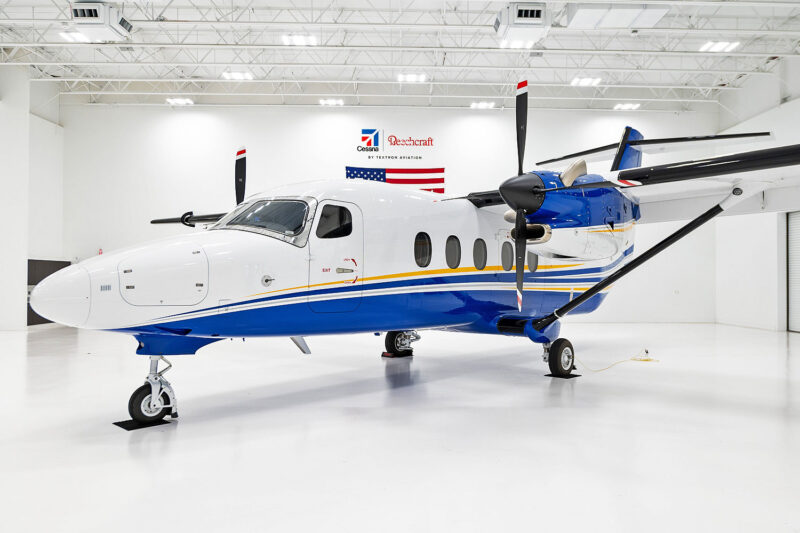 Primeiro Cessna SkyCourier Combi