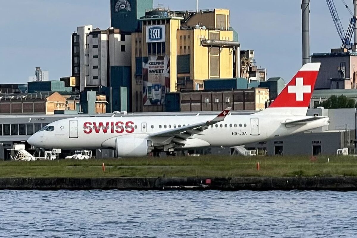 Airbus A220 no London City Airport