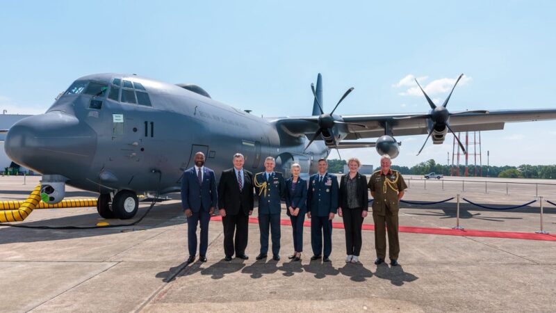 O primeiro C-130J da Nova Zelândia é entregue