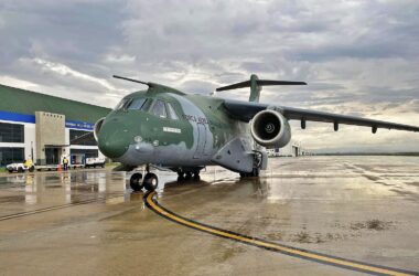 O KC-390 da Embraer na base aérea mexicana (Aviaton Mex)