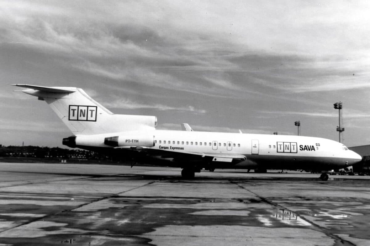 Boeing 727 cargueiro da TNT SAVA (Memória do Transporte Brasileiro)