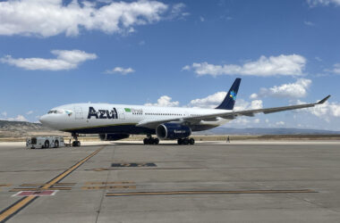 Um dos A330-200 alugados pela Azul