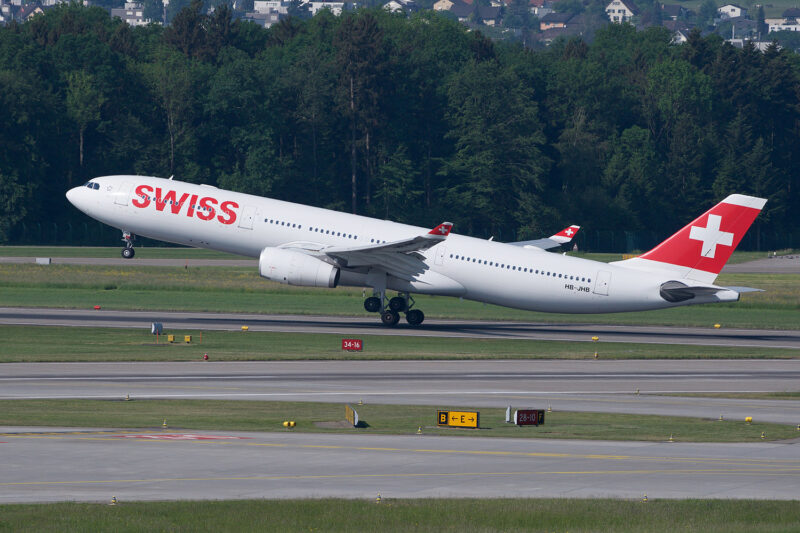 O A330-300 da empresa são empregados principalmente nas rotas do Atlântico Norte e Oriente Médio (briYYZ)