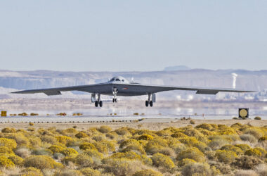 O B-21 em testes na Base Aérea de Edwards