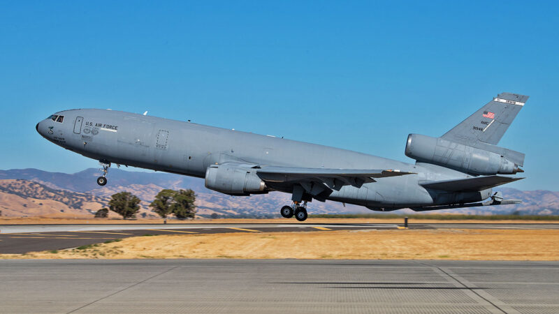 O último KC-10 Extender sai de serviço na Força Aérea dos EUA