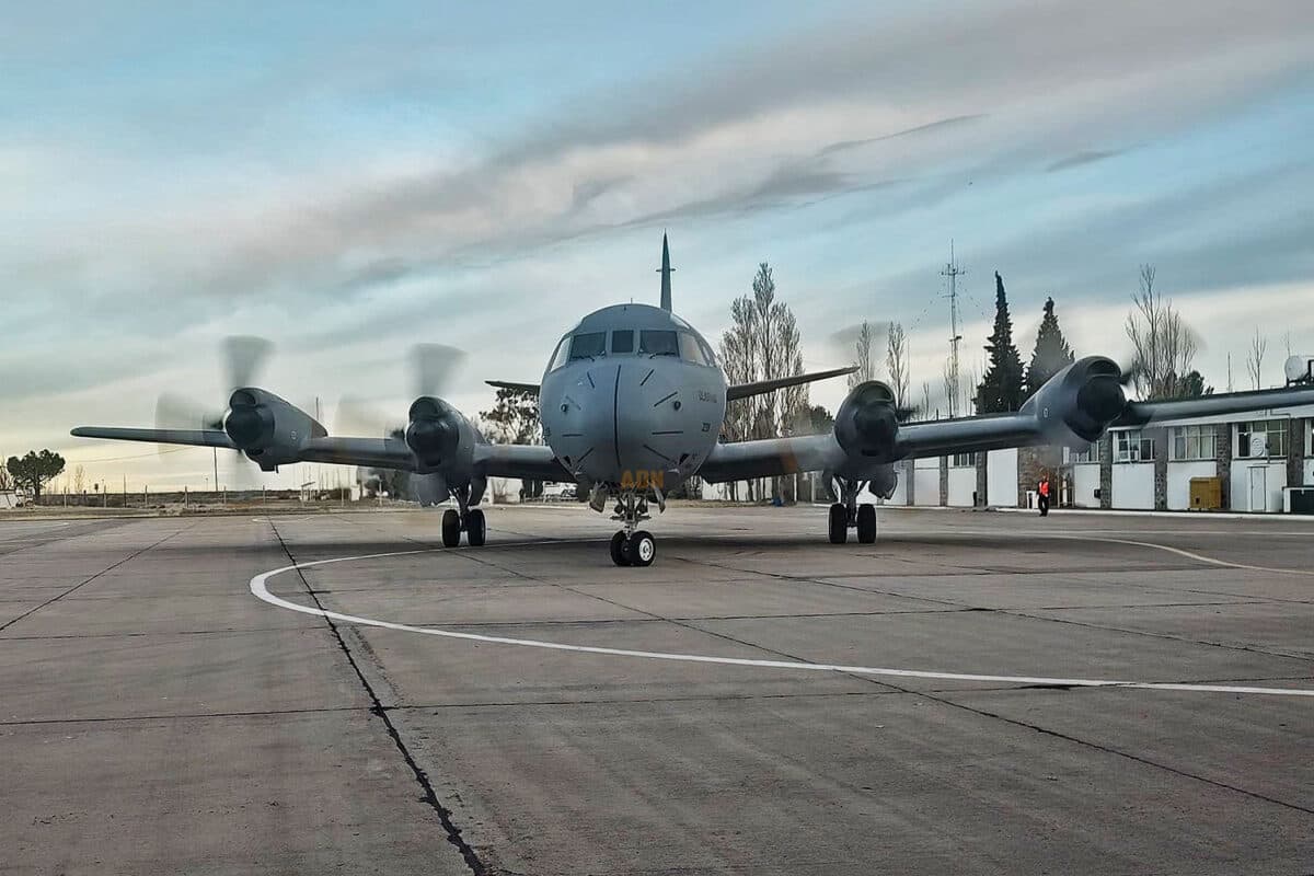 O Primeiro P-3C Orion da Marinha Argentina chega ao país.