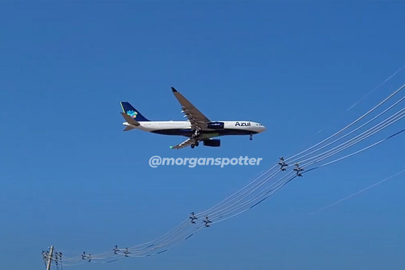 O A330-200 PR-AIN chegando em Confins