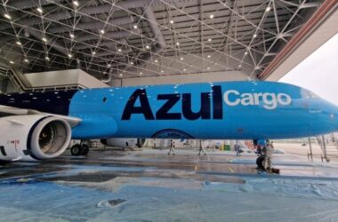 Airbus A321 convertido para cargueiro (Azul)