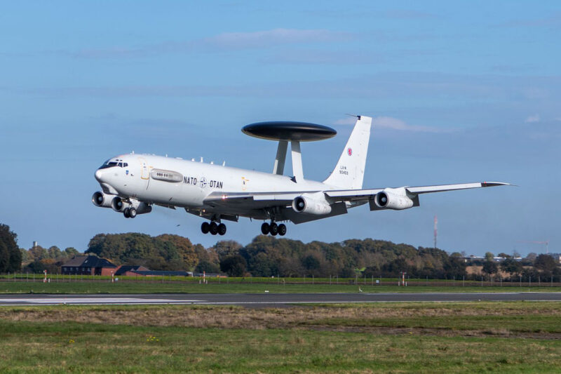 Boeing E-3 Sentry atualizado chega à base da OTAN