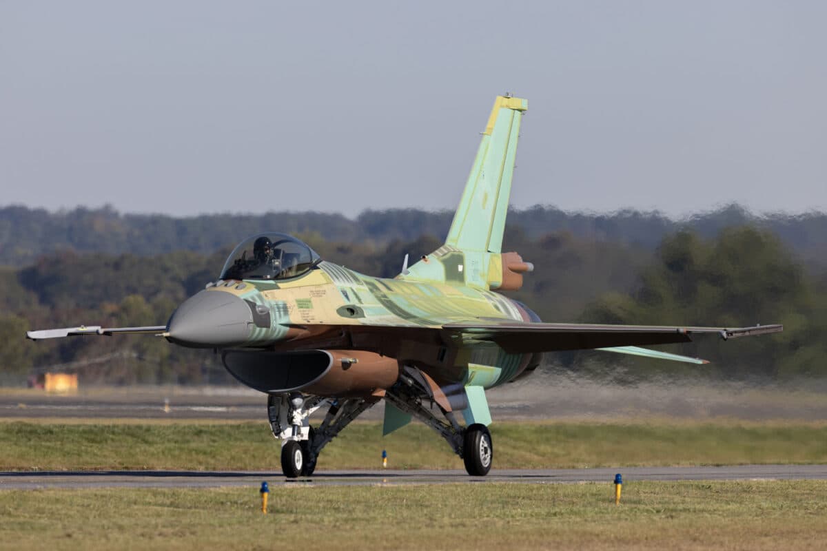 Primeiro caça F-16 Bloco 70 da Bulgária (LM)