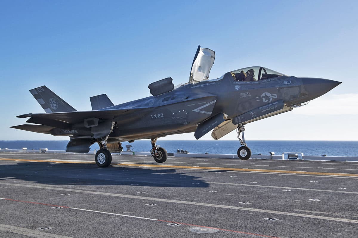 Navios do Japão não terão rampa de decolagem para os F-35B