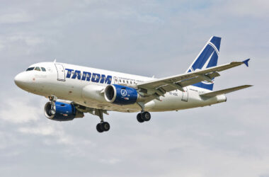 Um dos Airbus A318 vendidos pela Tarom, da Romênia