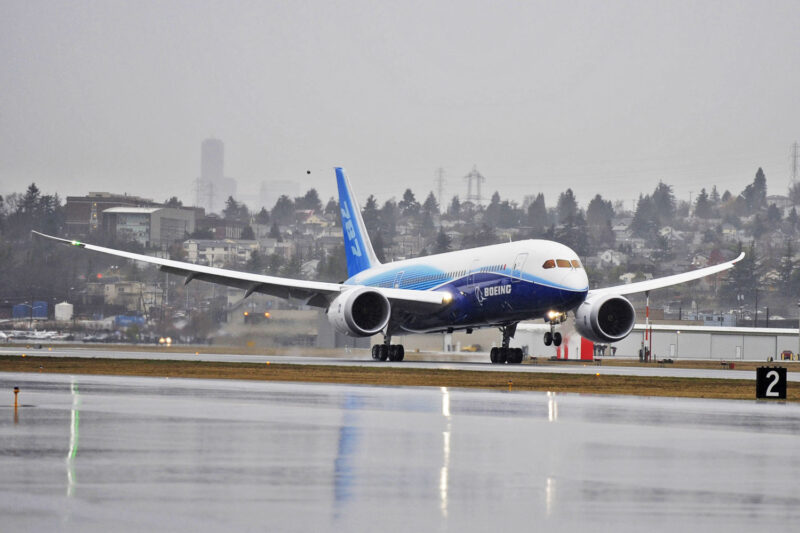 Primeiro voo do Boeing 787 completou 15 anos