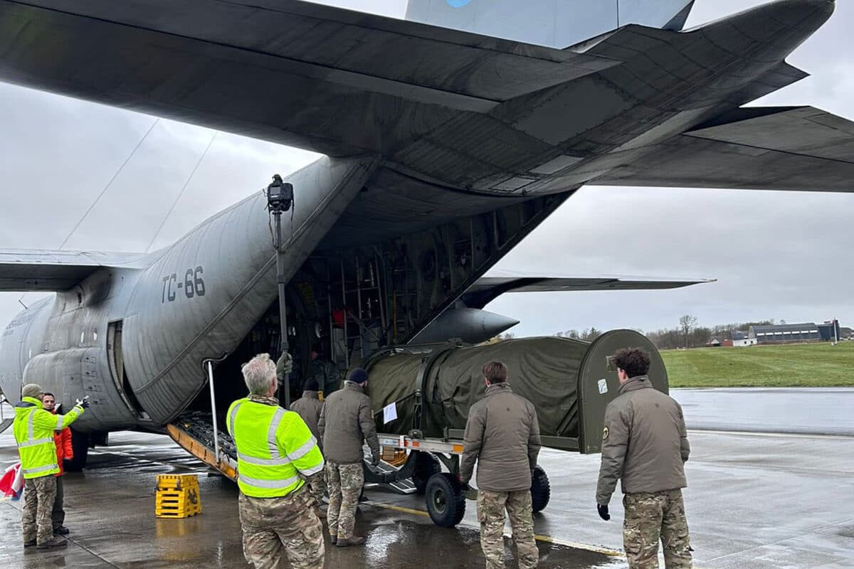 Motor do F-16 é embarcado no C-130 argentino