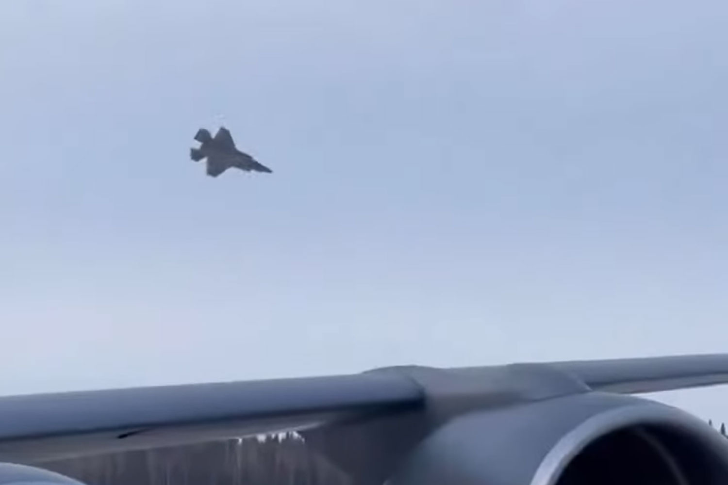 Vídeo: Caça F-35 da Força Aérea dos EUA cai no Alasca - Airway