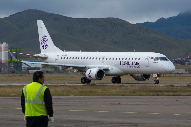 Um dos dois E190 da Hunnu Air