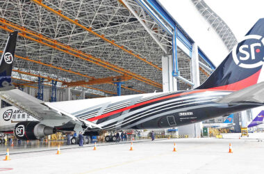 O 100º Boeing 767-300BCF foi entregue à chinesa SF Airlines