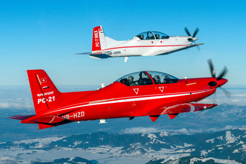 Treinadores PC-21 e PC-7 MKX