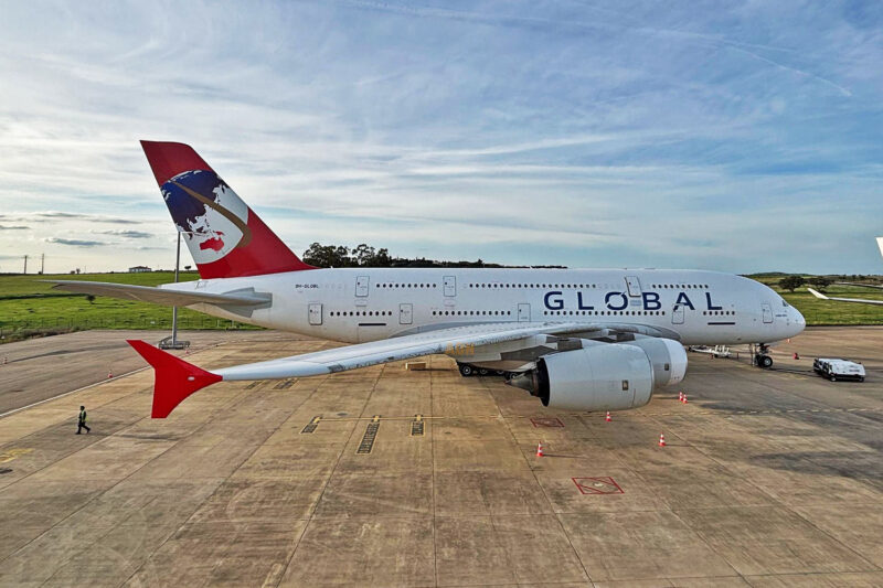 O Airbus A380 finalmente com as cores da Global Airlines