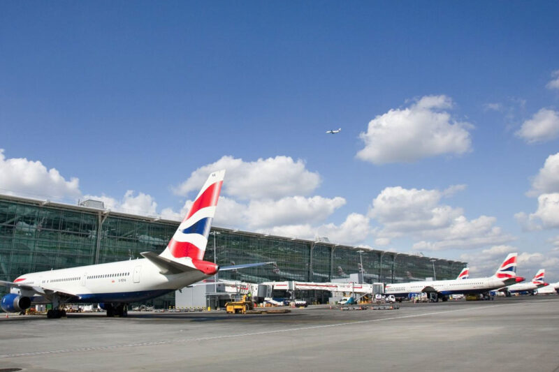 Aviões da British Airways no Aeroporto de Heathrow